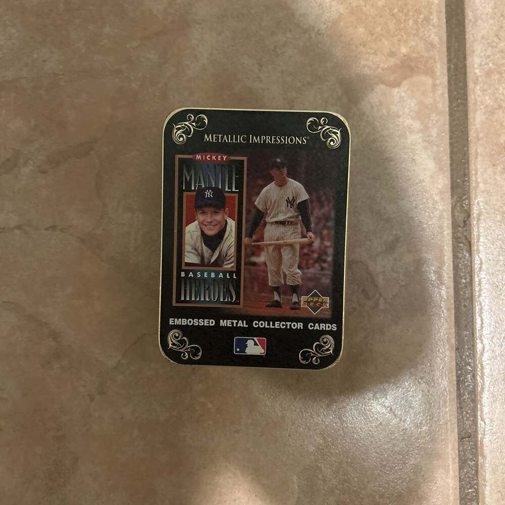 Mickey Mantle Highly Embossed Metal Cards In Decorative Tin Set Of 5